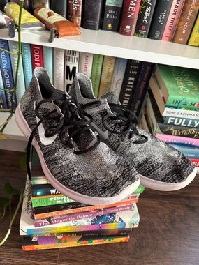 Nike Black & White Flyknit Casual Sneakers